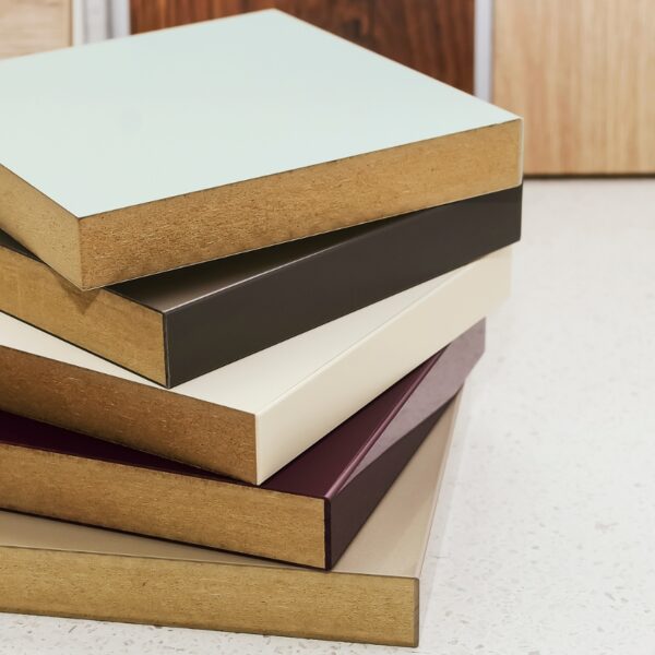 MDF Board vs Particle Board, Pilih Mana untuk Proyek Anda?