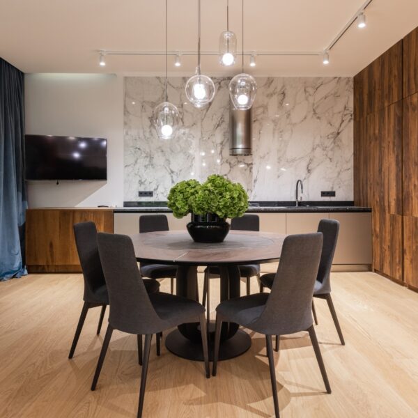 Cantik & Fungsional! Tips Memilih Lampu Gantung Ruang Makan